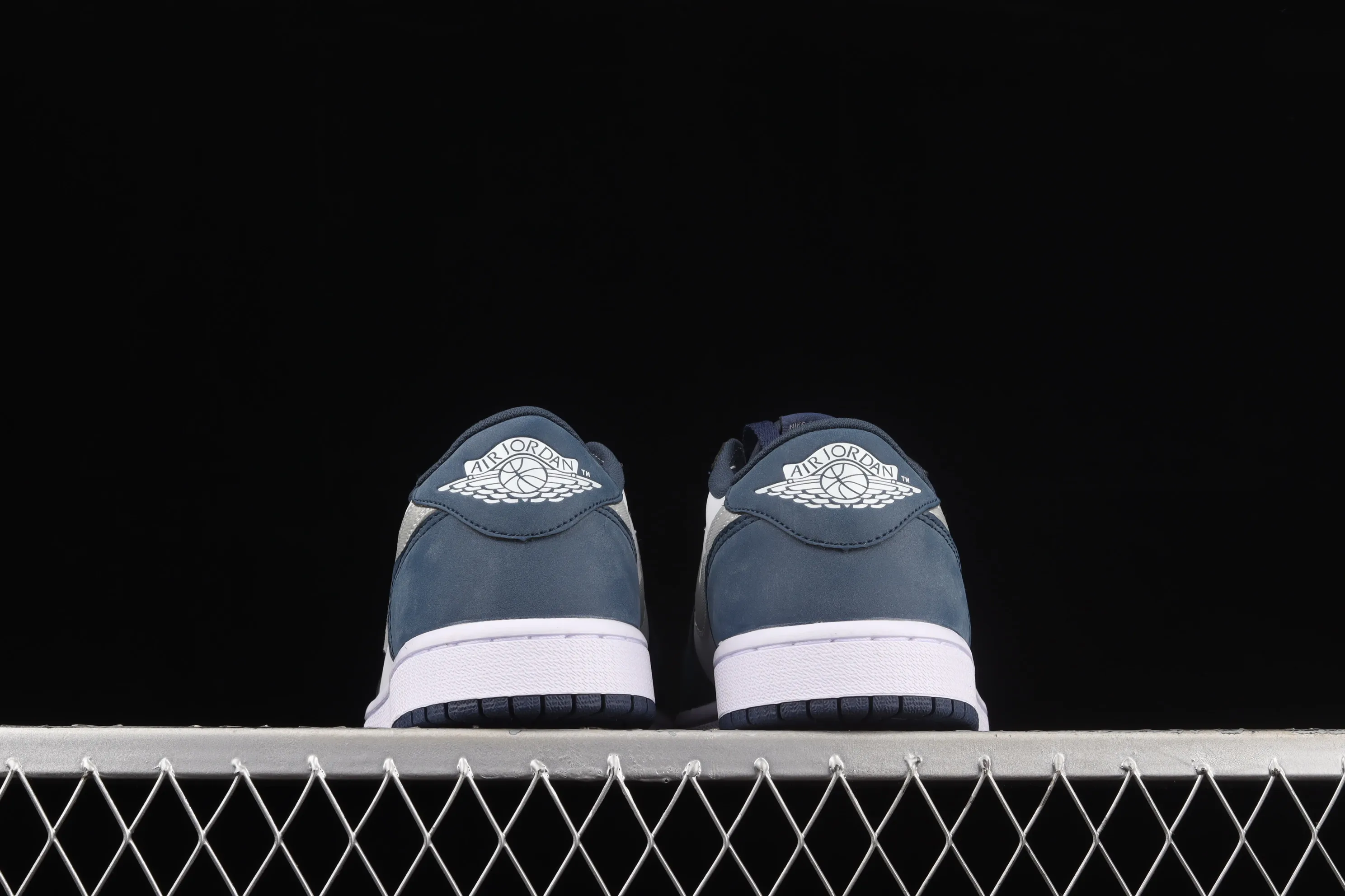 All categories Air Jordan Jordan series basketball shoes Air Jordan 1 Low Nk SB Low x Air Jordan 1 AJ1 Joe 1 low-top cultural and casual sneakers CJ7891-400